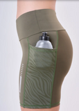 CONJUNTO TOP RETO E BERMUDA SIGNATURE 15CM 3 BOLSOS Authen Verde Zebra Luxe