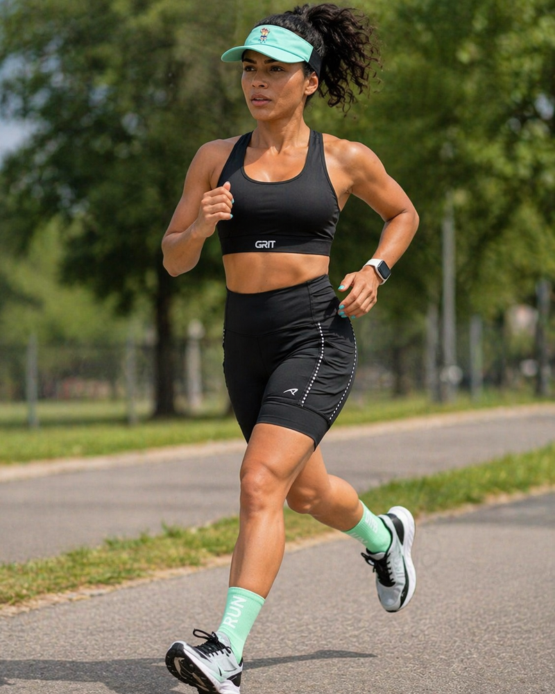 KIT COMPLETO MÃE CORREDORA 4 ITENS! Bermuda, Top, Viseira e Meia